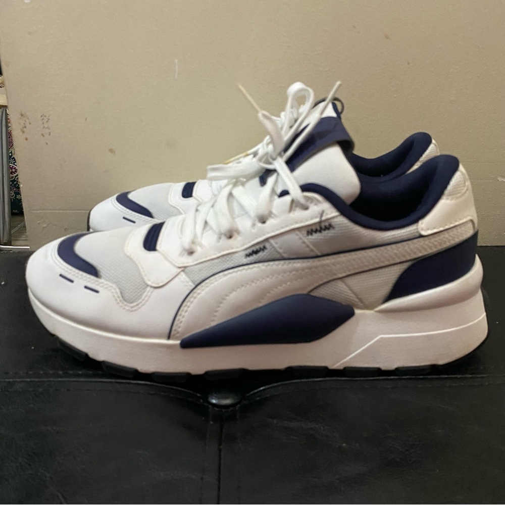 Puma Men’s White and Navy Low-Top Sneakers